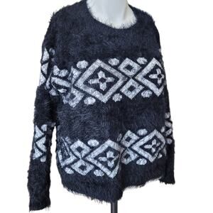 AUGUST SILK Women Fuzzy Eyelash Sweater Size Large Black White Aztec Teddybear
